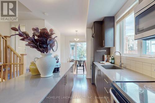 8 - 60 Thomas Mulholland Drive, Toronto, ON - Indoor Photo Showing Kitchen With Upgraded Kitchen
