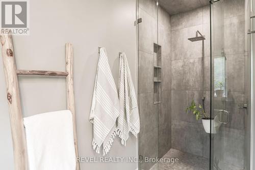99 Kagawong Road, Kawartha Lakes, ON - Indoor Photo Showing Bathroom