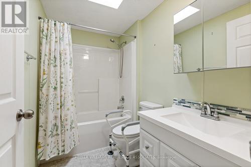 43 Water Street, Puslinch, ON - Indoor Photo Showing Bathroom