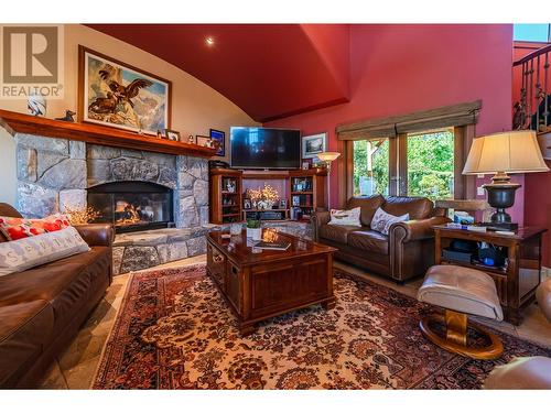 7801 Oak Avenue, Summerland, BC - Indoor Photo Showing Living Room With Fireplace