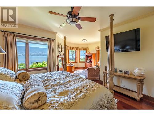 7801 Oak Avenue, Summerland, BC - Indoor Photo Showing Bedroom