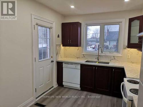 1046 Western Avenue, Peterborough, ON - Indoor Photo Showing Kitchen With Double Sink