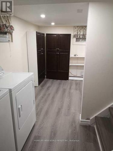 1046 Western Avenue, Peterborough, ON - Indoor Photo Showing Laundry Room