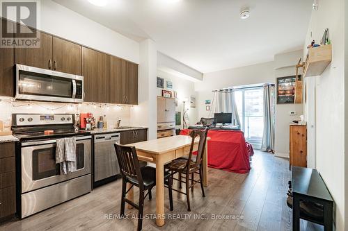 104 - 741 Sheppard Avenue W, Toronto, ON - Indoor Photo Showing Kitchen