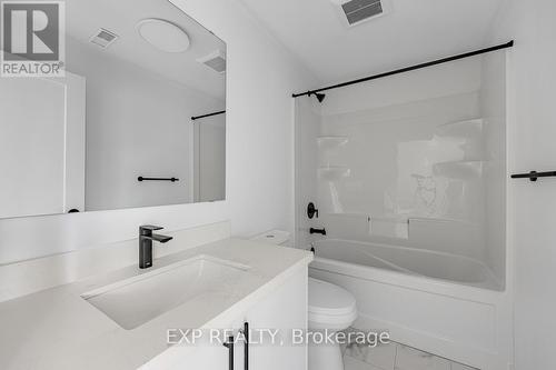 3 - 1103 Dufferin Street, Toronto, ON - Indoor Photo Showing Bathroom