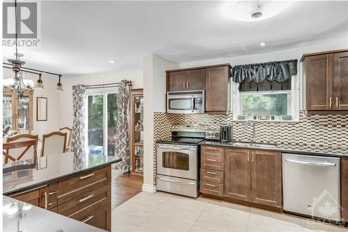 1657 Alta Vista Drive, Ottawa, ON - Indoor Photo Showing Kitchen
