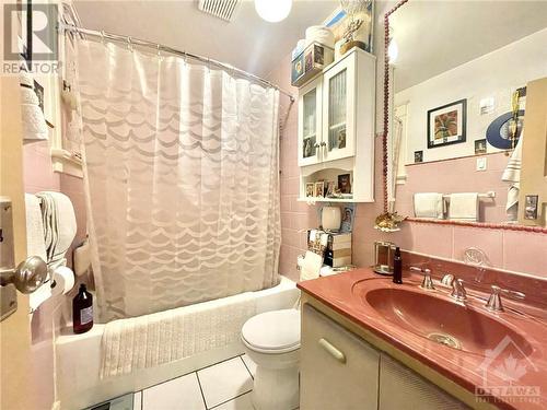 279 Clarence Street, Ottawa, ON - Indoor Photo Showing Bathroom