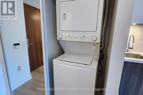 621 - 15 Queens Quay E, Toronto, ON - Indoor Photo Showing Laundry Room