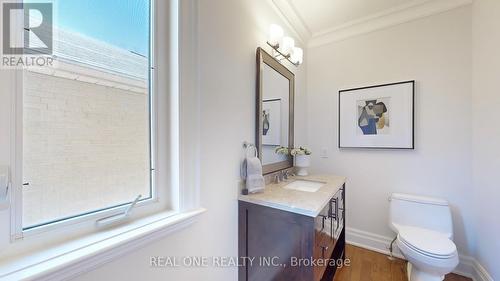 222 Florence Avenue, Toronto, ON - Indoor Photo Showing Bathroom