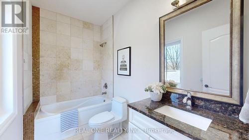 222 Florence Avenue, Toronto, ON - Indoor Photo Showing Bathroom