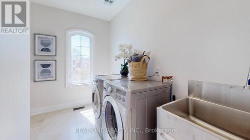 222 Florence Avenue, Toronto, ON - Indoor Photo Showing Laundry Room