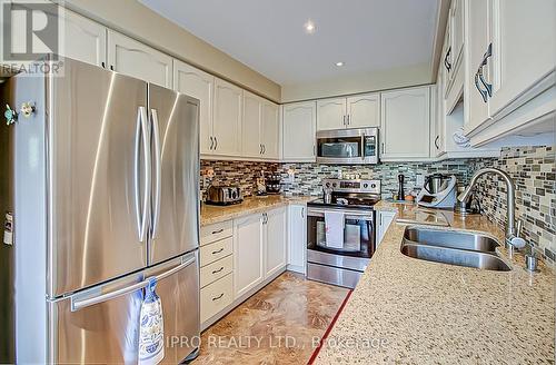 90 Vanguard Road, Vaughan, ON - Indoor Photo Showing Kitchen With Double Sink With Upgraded Kitchen