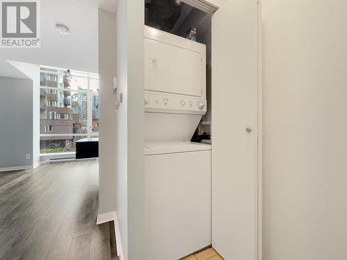 606 1082 Seymour Street, Vancouver, BC - Indoor Photo Showing Laundry Room