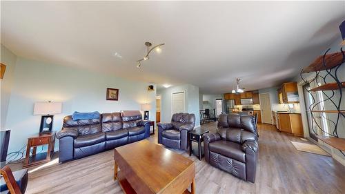 63159 Rd 50N - Lady Smith Road, Holland, MB - Indoor Photo Showing Living Room