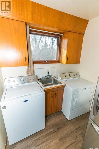 203 Bayne Street, Luseland, SK - Indoor Photo Showing Laundry Room