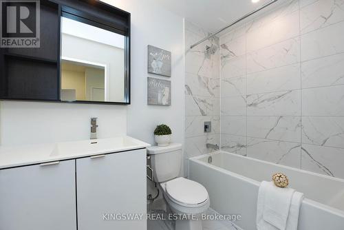 1403 - 4065 Confederation Parkway W, Mississauga, ON - Indoor Photo Showing Bathroom