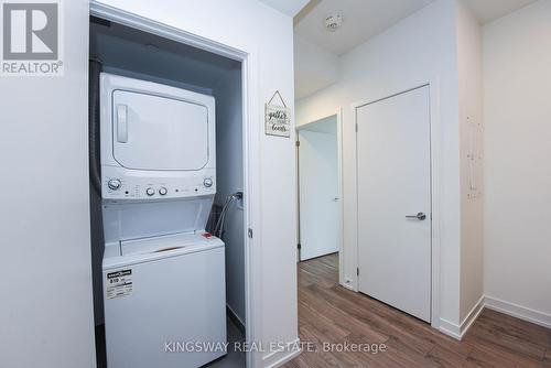 1403 - 4065 Confederation Parkway W, Mississauga, ON - Indoor Photo Showing Laundry Room