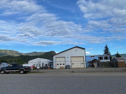 5115 Barriere Town Rd, Barriere, BC 