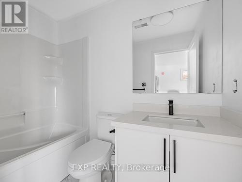 8 - 1103 Dufferin Street, Toronto, ON - Indoor Photo Showing Bathroom