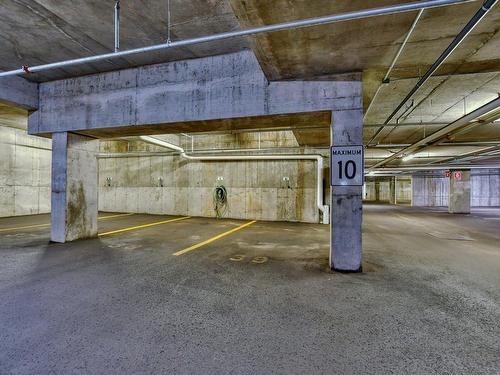 Garage - 2800 Rue Des Francs-Bourgeois, Boisbriand, QC - Indoor Photo Showing Garage