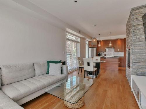 Living room - 2800 Rue Des Francs-Bourgeois, Boisbriand, QC - Indoor Photo Showing Living Room