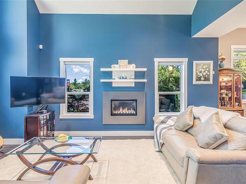 388 Poets Trail Dr, Nanaimo, BC - Indoor With Fireplace