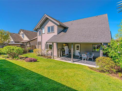 388 Poets Trail Dr, Nanaimo, BC - Outdoor With Exterior