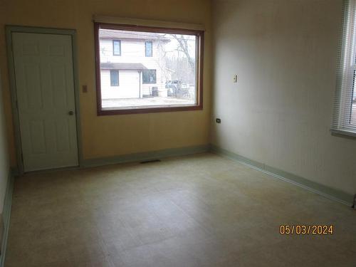 306 Front Street, Ignace, ON - Indoor Photo Showing Other Room