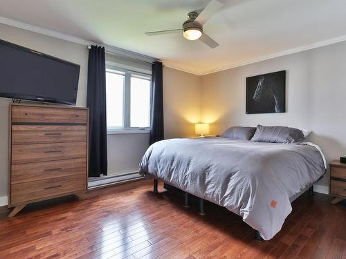 Master bedroom - 35 Rue Champagne, Saint-Constant, QC - Indoor Photo Showing Bedroom