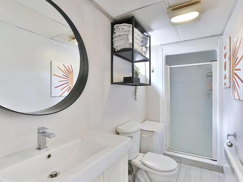 Bathroom - 35 Rue Champagne, Saint-Constant, QC - Indoor Photo Showing Bathroom