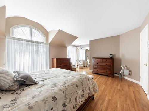 Chambre Ã  coucher principale - 509 Rue Du Pain-De-Sucre, Mont-Saint-Hilaire, QC - Indoor Photo Showing Bedroom
