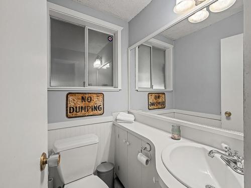 2156 Hall Rd, Courtenay, BC - Indoor Photo Showing Bathroom