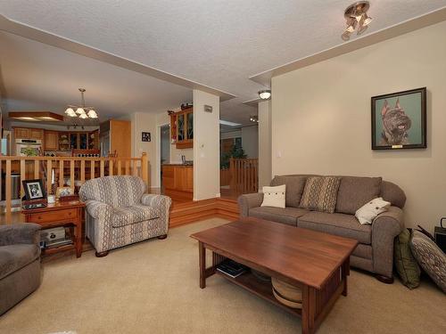 6363 Old West Saanich Rd, Central Saanich, BC - Indoor Photo Showing Living Room