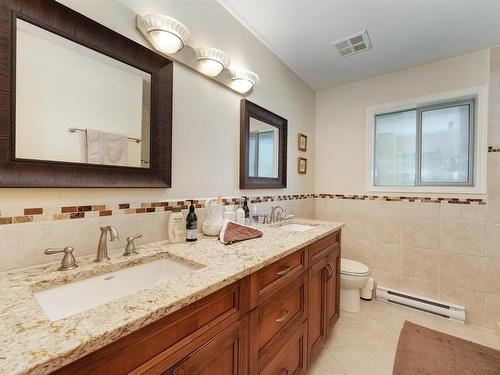 6363 Old West Saanich Rd, Central Saanich, BC - Indoor Photo Showing Bathroom