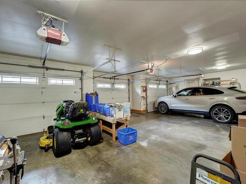 6363 Old West Saanich Rd, Central Saanich, BC - Indoor Photo Showing Garage