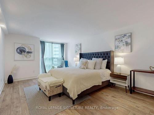 1505-131 Beecroft Ave, Toronto, ON - Indoor Photo Showing Bedroom