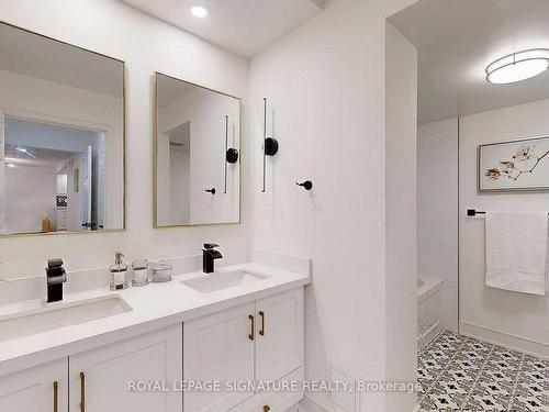 1505-131 Beecroft Ave, Toronto, ON - Indoor Photo Showing Bathroom