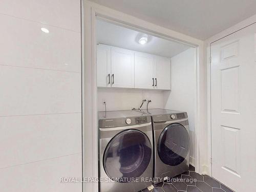 1505-131 Beecroft Ave, Toronto, ON - Indoor Photo Showing Laundry Room