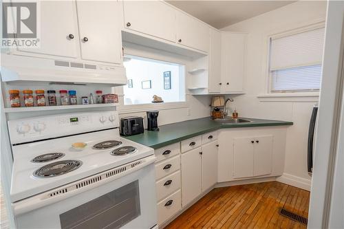 543 Fifth Street E, Cornwall, ON - Indoor Photo Showing Kitchen