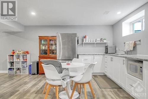 2968 Drew Drive, South Mountain, ON - Indoor Photo Showing Dining Room