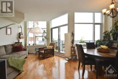 LIVING ROOM - 570 Laurier Avenue W Unit#2305, Ottawa, ON - Indoor