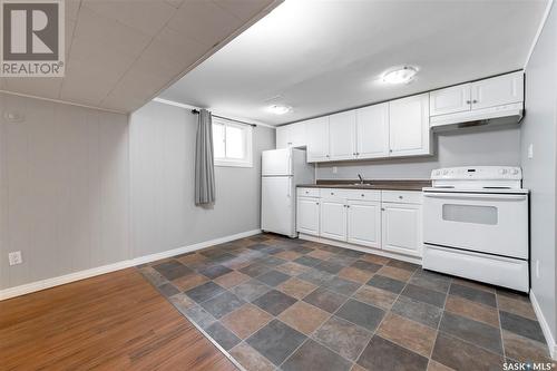 4701 4Th Avenue, Regina, SK - Indoor Photo Showing Kitchen