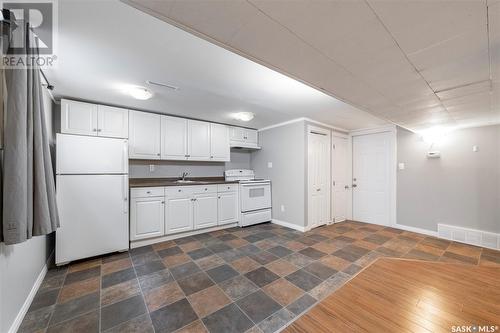 4701 4Th Avenue, Regina, SK - Indoor Photo Showing Kitchen