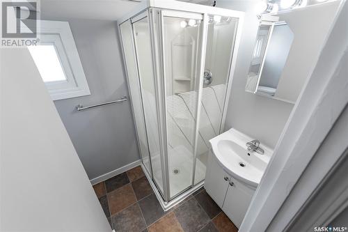 4701 4Th Avenue, Regina, SK - Indoor Photo Showing Bathroom