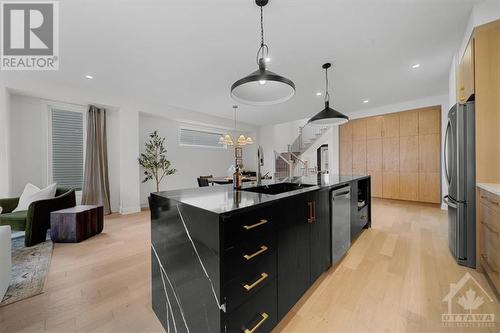 112 Lumen Place, Ottawa, ON - Indoor Photo Showing Kitchen With Upgraded Kitchen