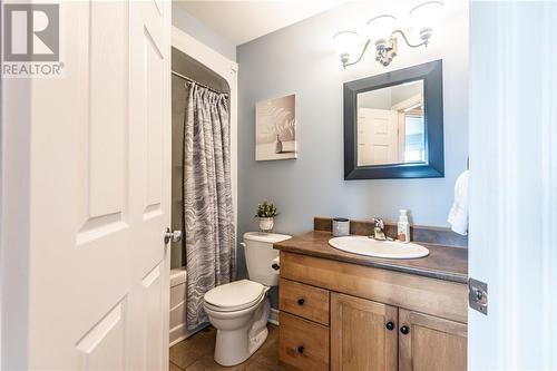 65 Heron Drive, Pembroke, ON - Indoor Photo Showing Bathroom