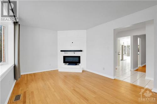 194 Mccurdy Drive, Ottawa, ON - Indoor Photo Showing Living Room With Fireplace