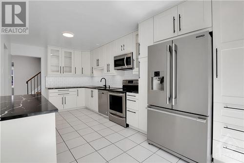 194 Mccurdy Drive, Ottawa, ON - Indoor Photo Showing Kitchen