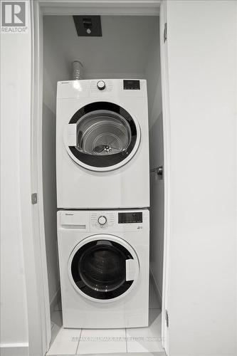 205 - 28 Ann Street, Mississauga, ON - Indoor Photo Showing Laundry Room