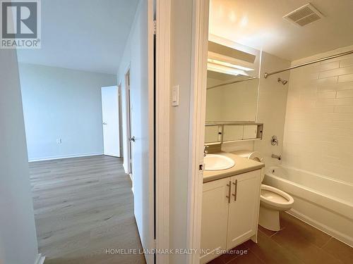 903 - 130 Neptune Drive, Toronto, ON - Indoor Photo Showing Bathroom